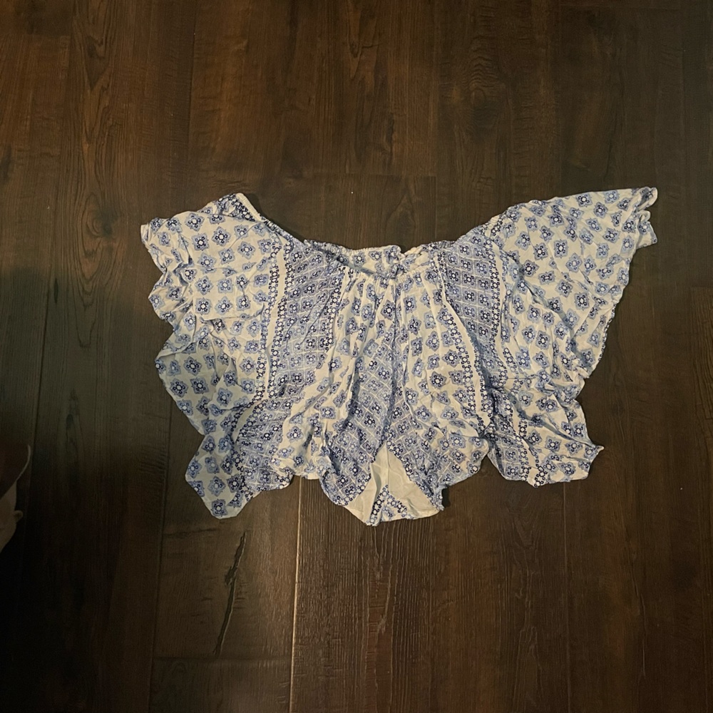 Cute off the shoulder crop shirt